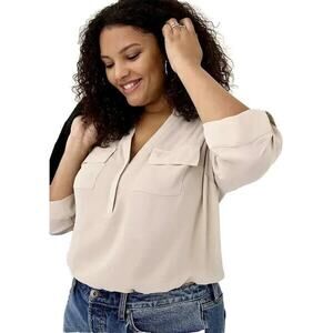 Torrid sz 1 ( 14-16 ) Beige Partial Button HARPER Pockets Tabbed Sleeve Blouse
